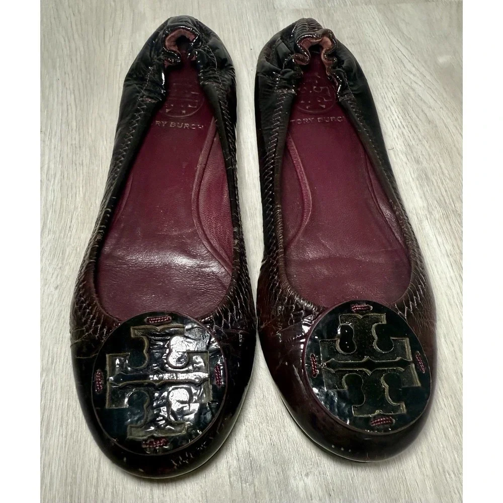 Tory Burch Reva Ballet Flats Dark Brown‎ Patent Leather Embellished Logo sz 5